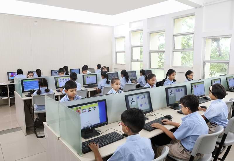 Computer Lab - Presidency school bangalore north